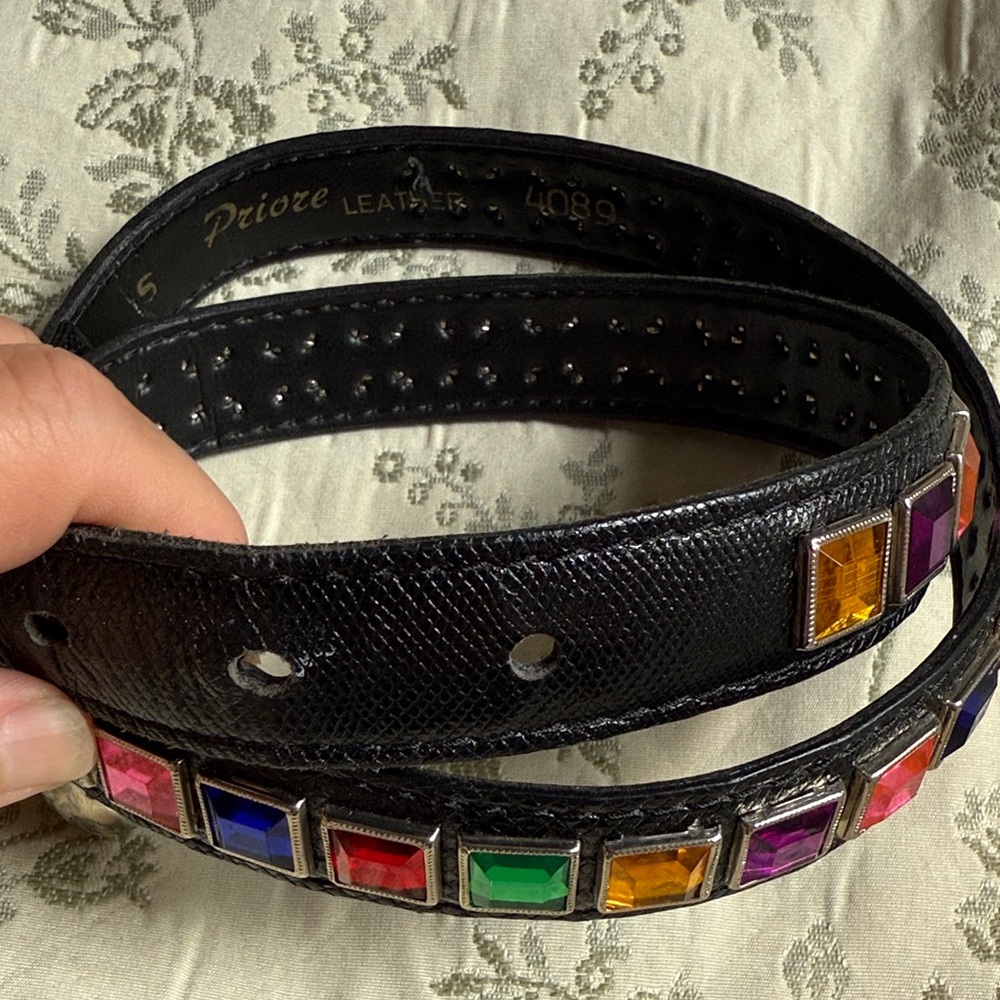Black Leather Belt with Silver Buckle and Multicolor Accents Vintage Small. - Picture 3 of 17